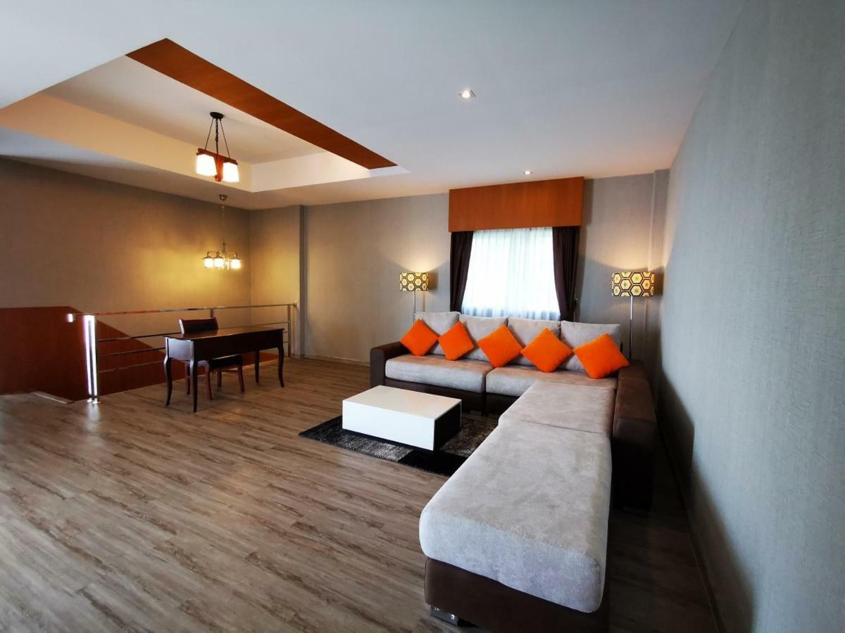 Kanita Pool Villa Karon Buitenkant foto